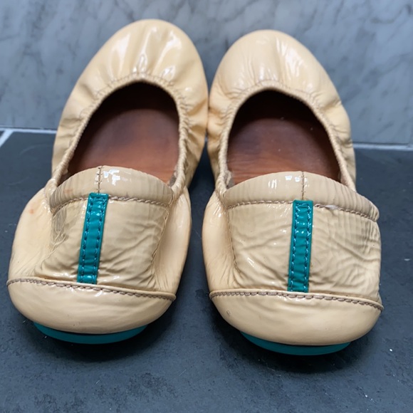 ✨Tieks Biscotti Patent Sz 7✨ - Picture 4 of 12